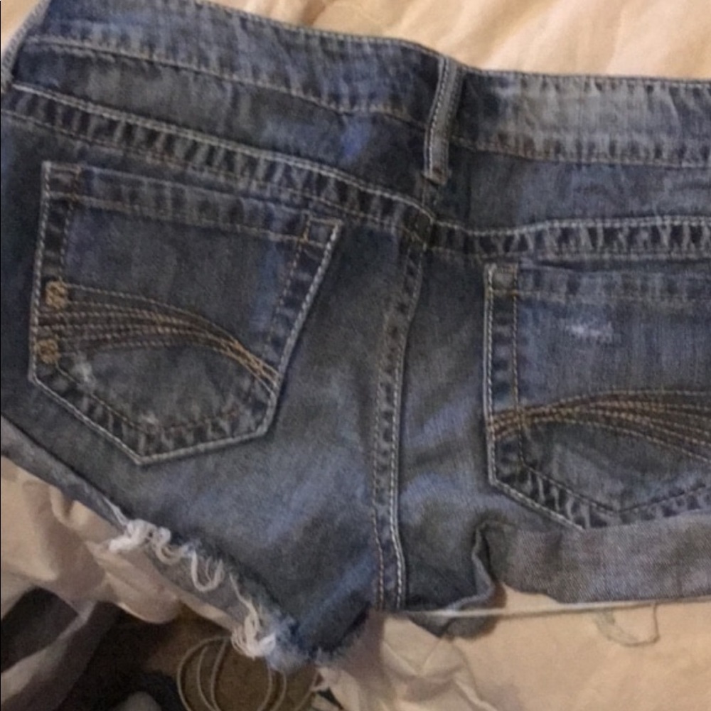 Shorts - Picture 2 of 3